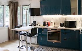 LUMINEUX Studio de 29m avec WIFI proche de PARIS